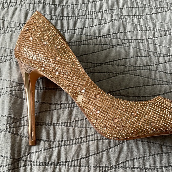NWOT Steven Madden Rose Gold Crystal Rhinestone Heels Size 5.5, 8, 8.5 - Picture 6 of 7